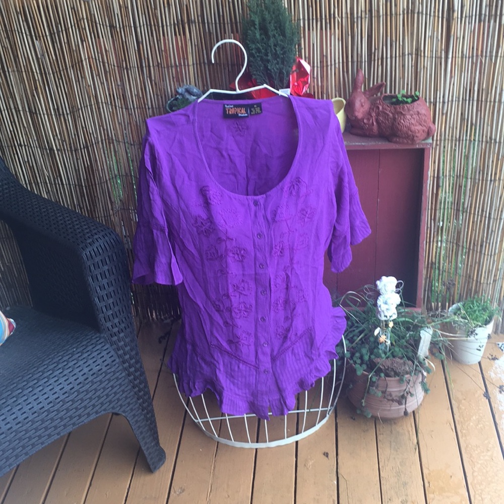 Pretty Purple Blouse with Embroidered design Sz M